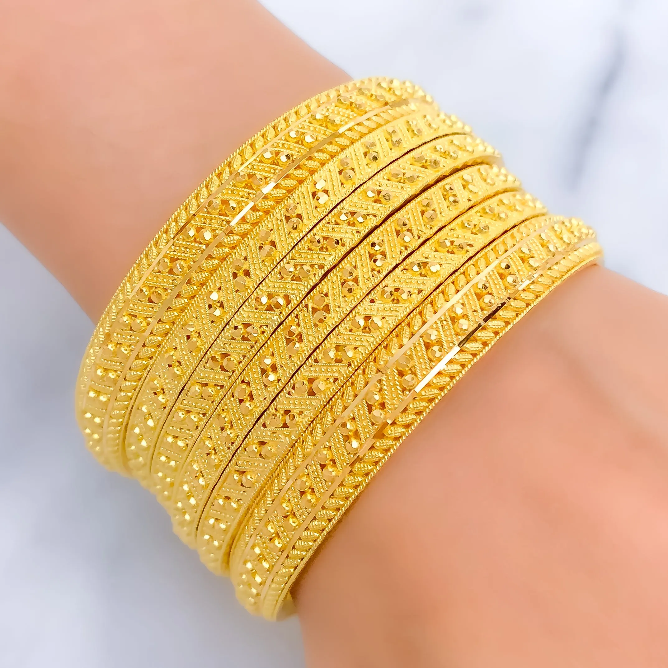 Alternating Upscale Zig-Zag 22k Gold Bangle Set