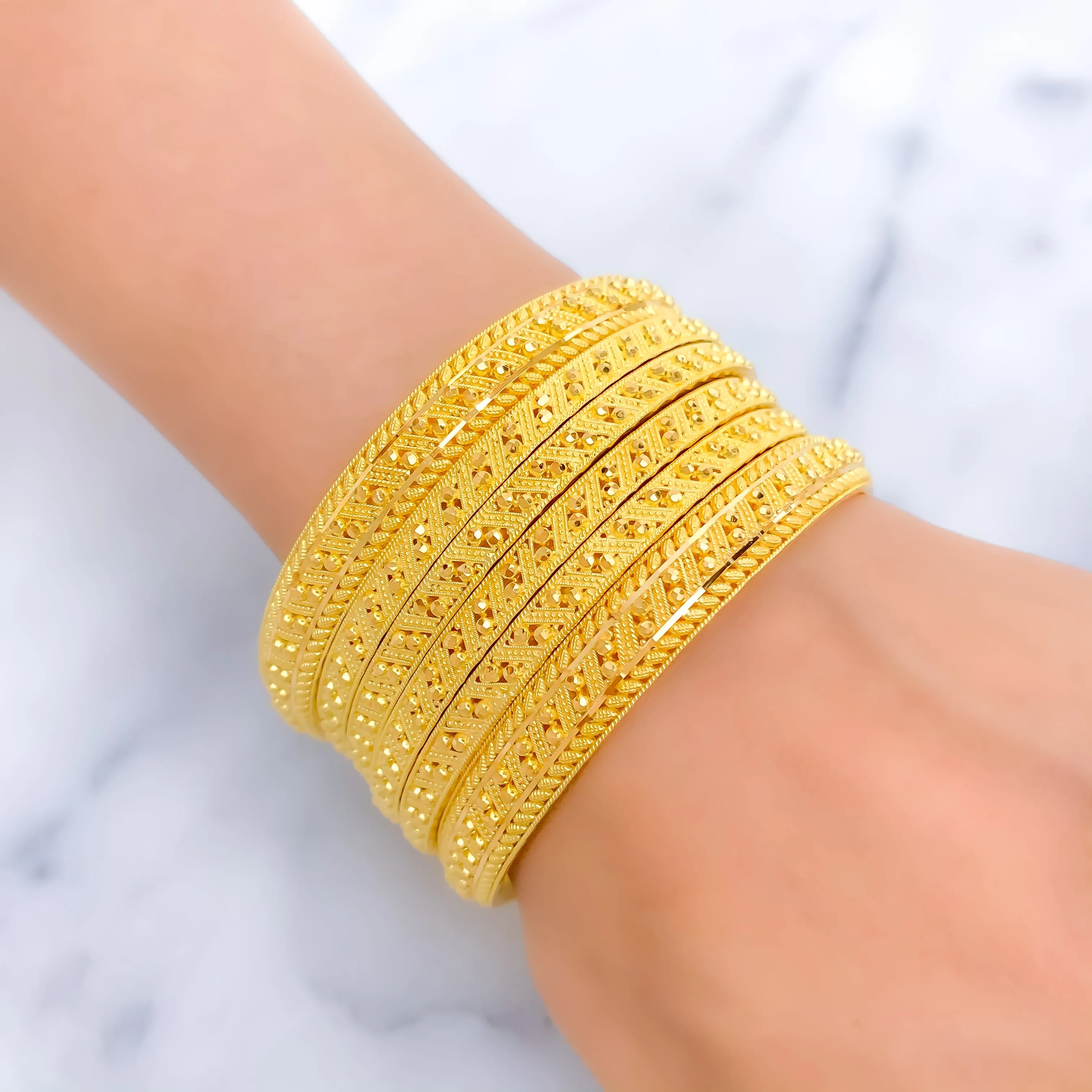 Alternating Upscale Zig-Zag 22k Gold Bangle Set