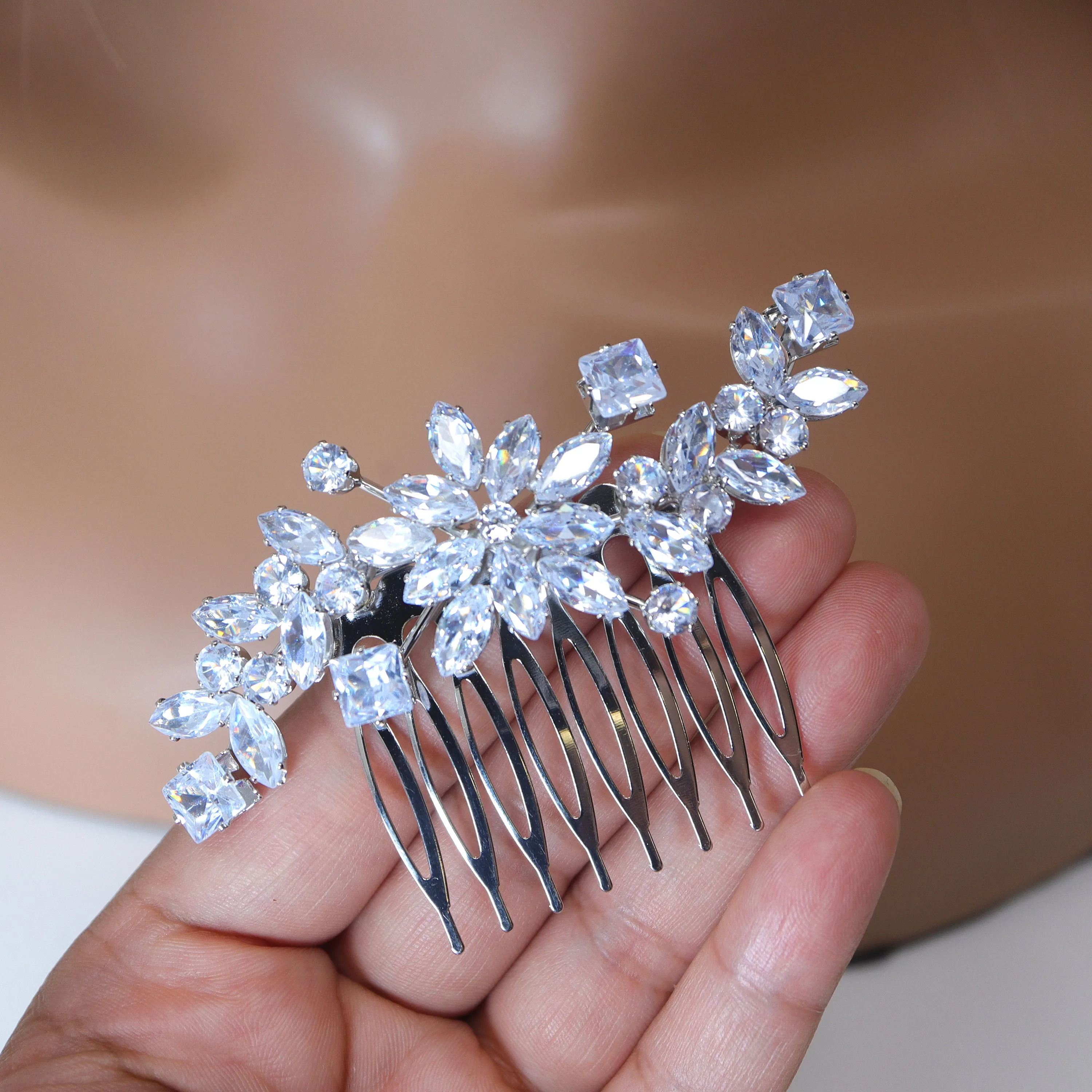 Cubic Zirconia, Majestic Floral Leaves Bridal Hair Comb, Bridal Hair Accessories, Wedding Hair Accessory, Bridal Hair Comb.