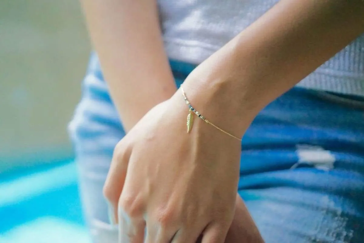 Minimal Jewelry, Gold Dipped Feather Charm (SG02)