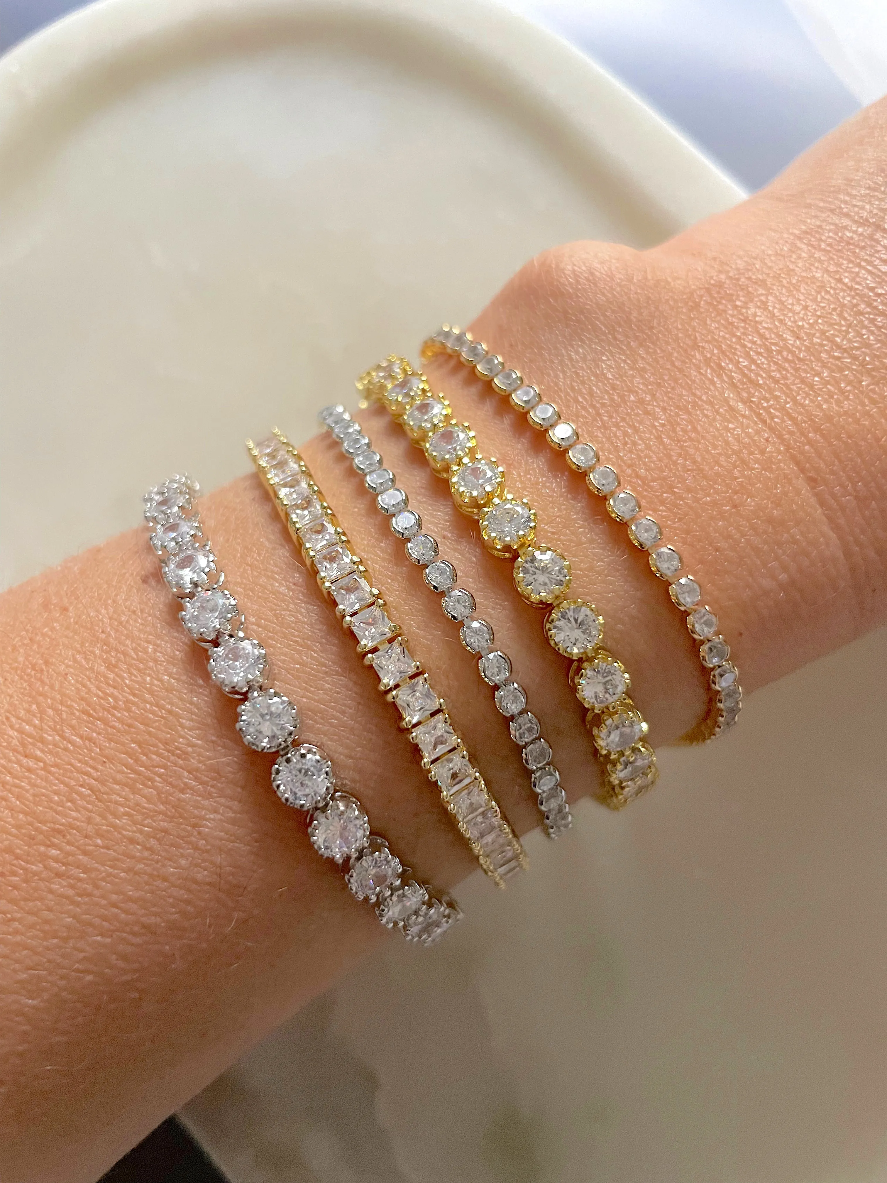 Round tennis bracelet