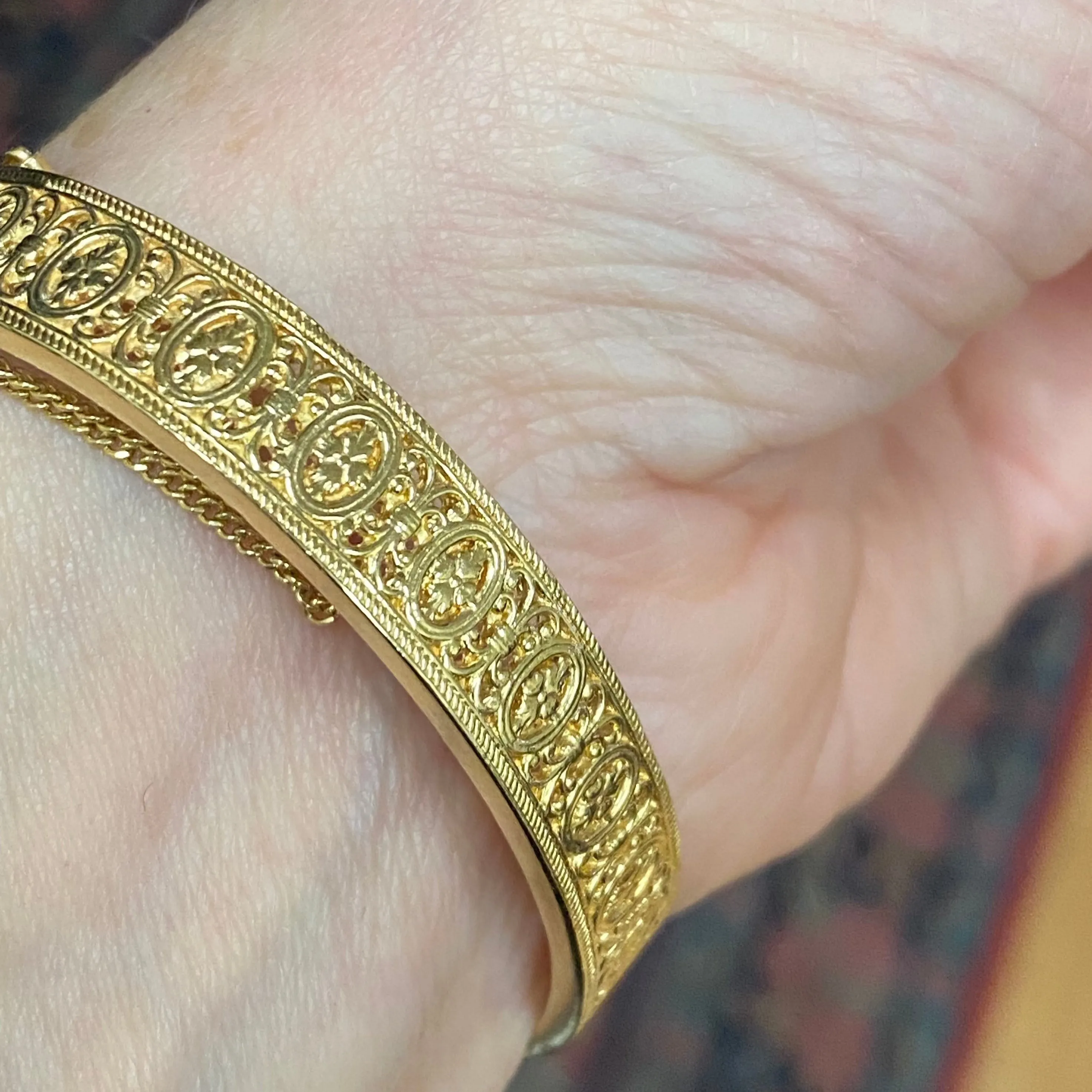 Vintage 14K Yellow Gold Filigree Buckle Bangle Bracelet